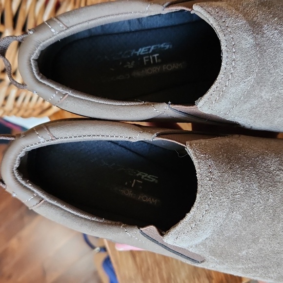 Skechers Suede Slip-On Shoe Tan - Picture 16 of 16